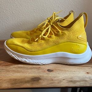 Grade School Curry Flow 8 basketball shoes. Size 10.5